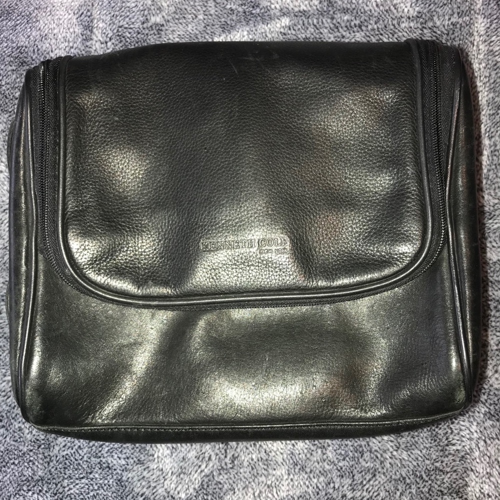 Men’s Kenneth Cole Black Hanging Travel Bag